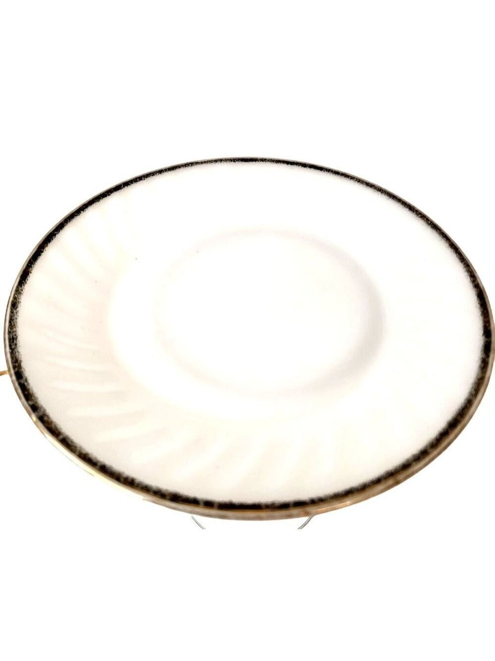 Vintage Set of 2 White Milk Glass Bread Salad Plates 9" Anchor Hocking Fire-King